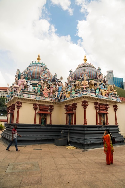 A beautiful view of Sri Mariamman temple in Singapore