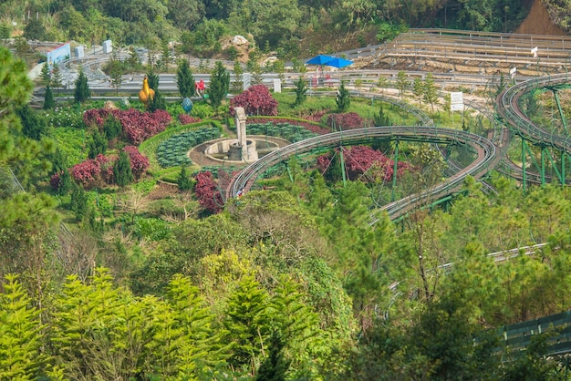 Foto una bellissima vista del sunworld ba na hills park situato a da nang vietnam