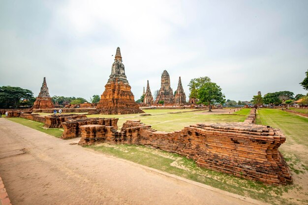 タイのアユタヤにあるワットチャイワタナラム寺院の美しい景色