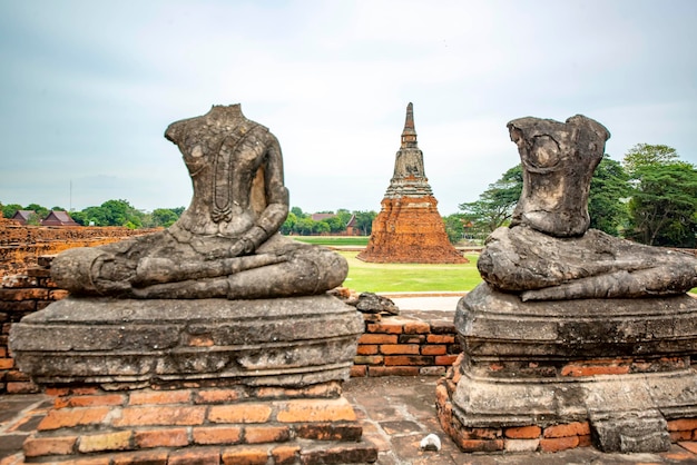 タイのアユタヤにあるワットチャイワタナラム寺院の美しい景色