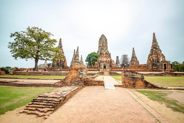 タイのアユタヤにあるワットチャイワタナラム寺院の美しい景色