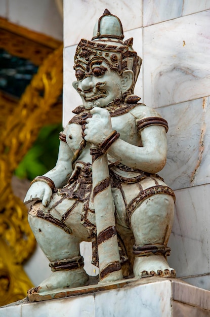 タイのバンコクにあるワットパクナム寺院の美しい景色