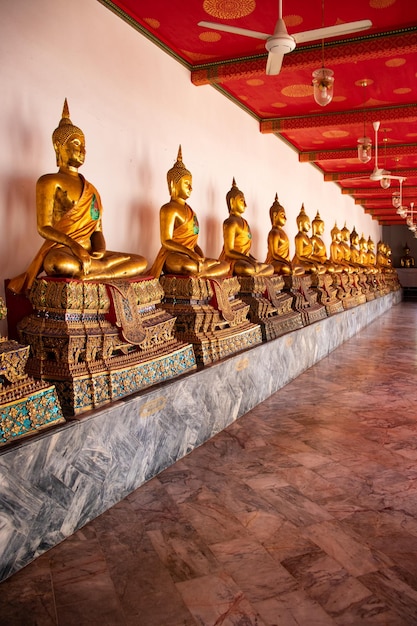 タイのバンコクにあるワットポー寺院の美しい景色