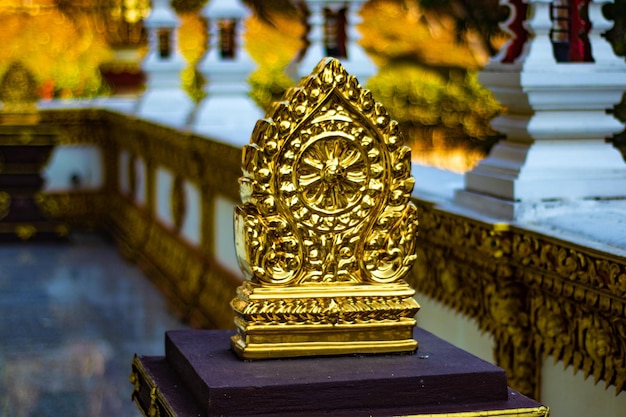 Прекрасный вид на храм Ват Саенг Каео, расположенный в Чианграй, Таиланд.