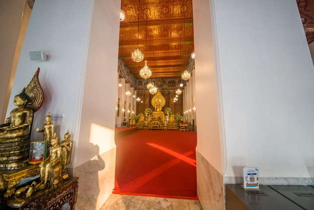 バンコクタイのワットソンクラン仏教寺院の美しい景色