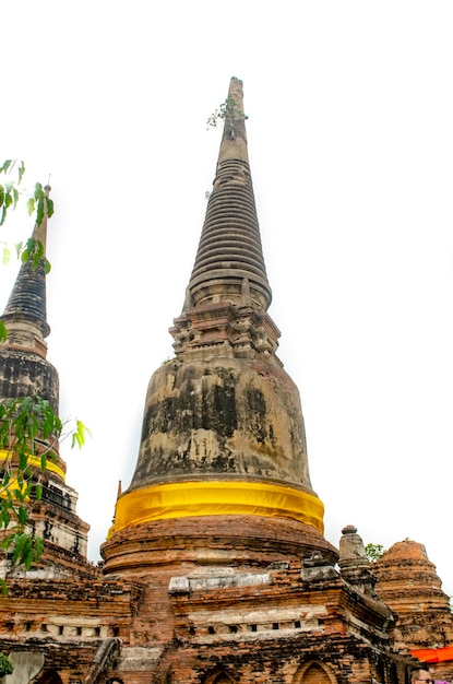 タイのアユタヤにあるワットヤイチャイモンコン寺院の美しい景色