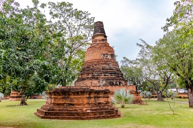 태국 아유타야에 위치한 Wat Yai Chai Mongkhon 사원의 아름다운 전망