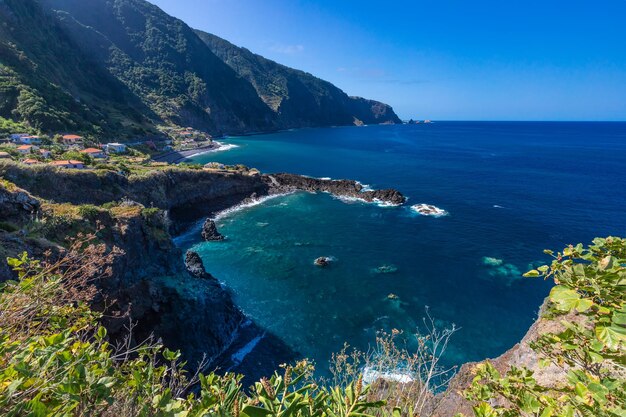 Foto splendide vedute e paesaggi di fauna selvatica dall'isola portoghese di madeira