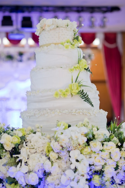 beautiful wedding cake