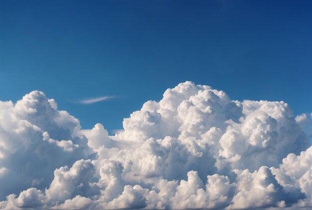 Foto bellissime nuvole bianche e soffice contro un cielo blu vibrante sullo sfondo del cielo naturale