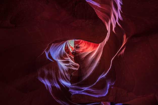 유명한 영양 캐년의 놀라운 사암 구조물의 아름다운 광각보기