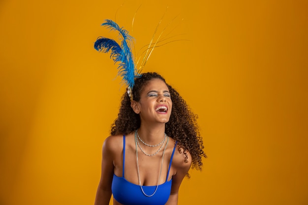 Photo beautiful woman dressed for carnival night