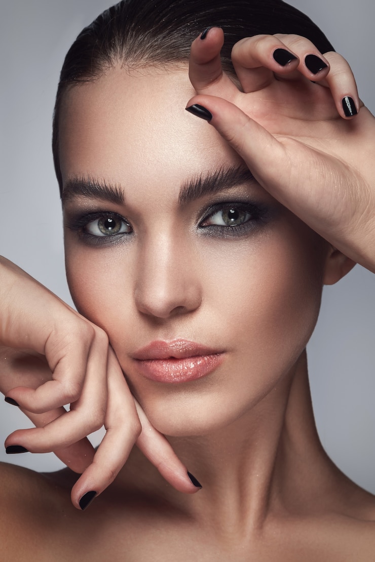 Photo beautiful woman with stylish make-up