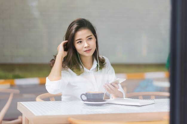 beautiful woman working in the cafe