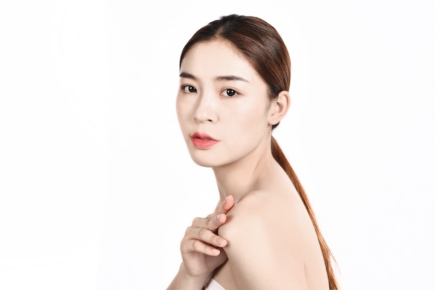 사진 깨끗 한 피부와 아름 다운 젊은 아시아 여자