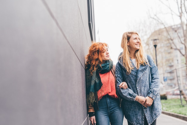 Belle giovani donne