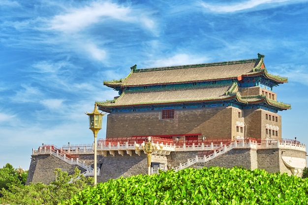 아름다운 Zhengyangmen Gate (Qianmen Gate). 이 유명한 문은 중국 베이징의 천안문 광장 남쪽에 있습니다.