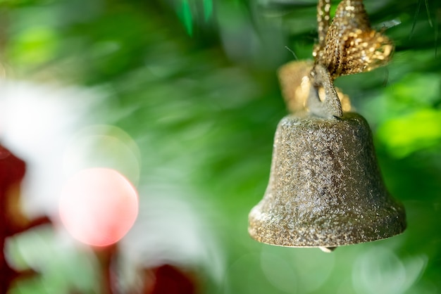 写真 美しくクリスマスに飾られたボケ味の背景クリスマスツリーとホームインテリア