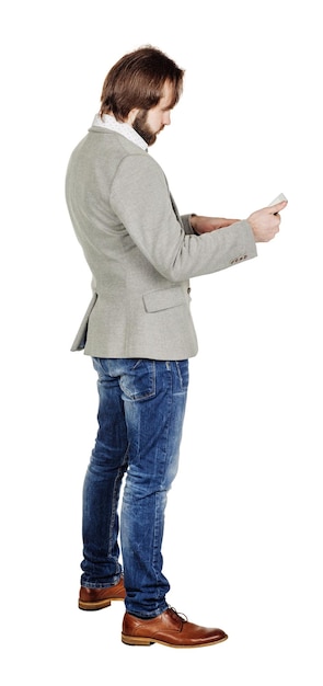 Bebaarde jonge zakenman met behulp van digitale tablet portret geïsoleerd over witte studio achtergrond