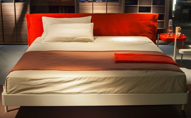 Bed, Ermione - Design by Francesco Bettoni