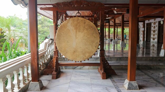 Bedug een traditioneel muziekinstrument in de moskee in Indonesië