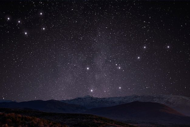 Photo beeautiful landscape with mountain and starry sky