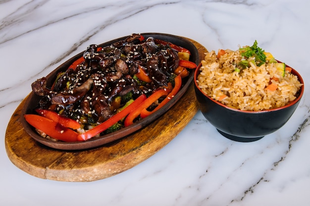 写真 牛肉とチャーハン