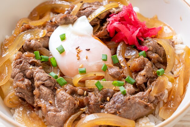 beef sliced on topped rice (GYUU DON)