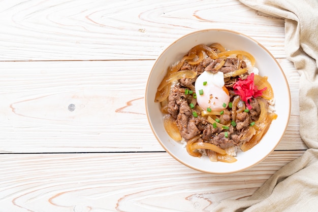 beef sliced on topped rice (GYUU DON)