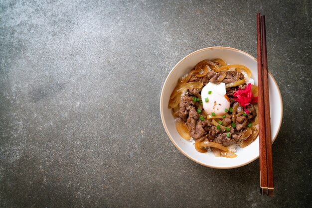 beef sliced on topped rice (GYUU DON)