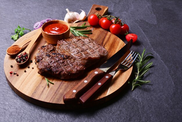 Beef steak with spices and vegetables