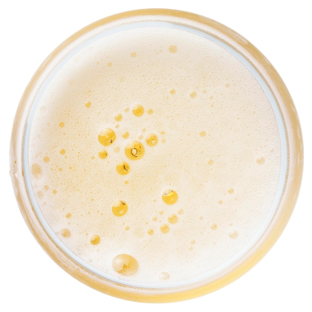 Foto bolle di birra in bicchiere di birra leggera