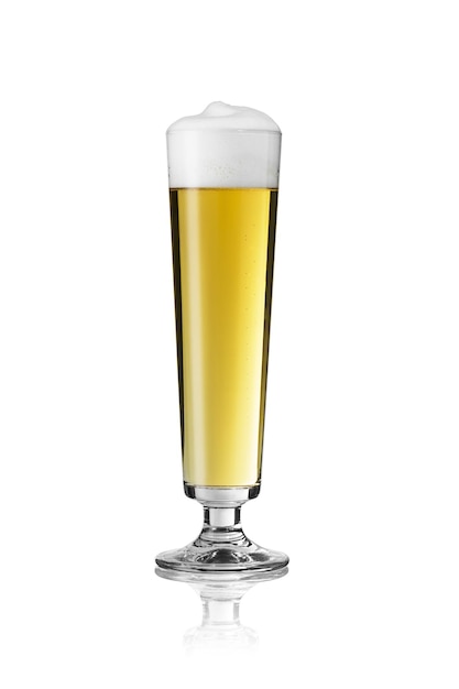Bicchiere da birra con corona in schiuma dortmund asta alcol altbier golden pilsener