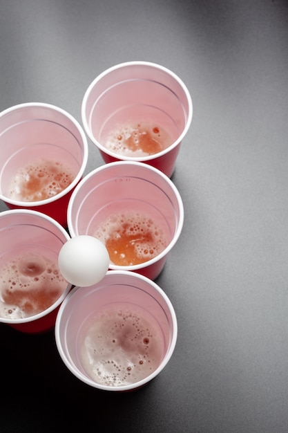 Beer pong college spel