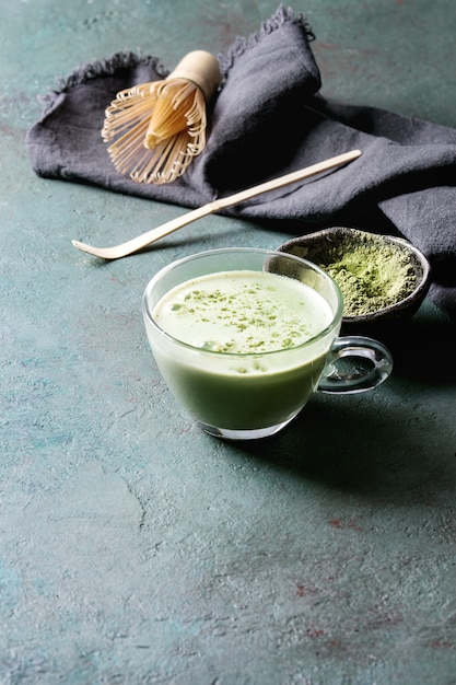 Beker van matcha latte