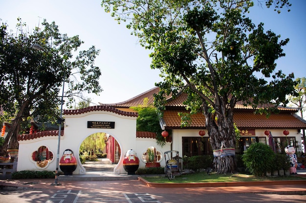 Bekijk landschap en decoratie gebouw tuinieren Chinese stijl van tuin op ThaiChinese Cultural Center voor bezoek op 19 december 2017 in Udonthani Thailand