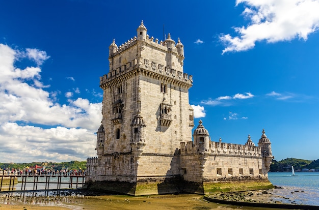 Photo belem tower in lisbon - portugal