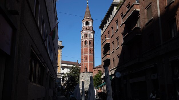 Foto il campanile della chiesa di san gimignano