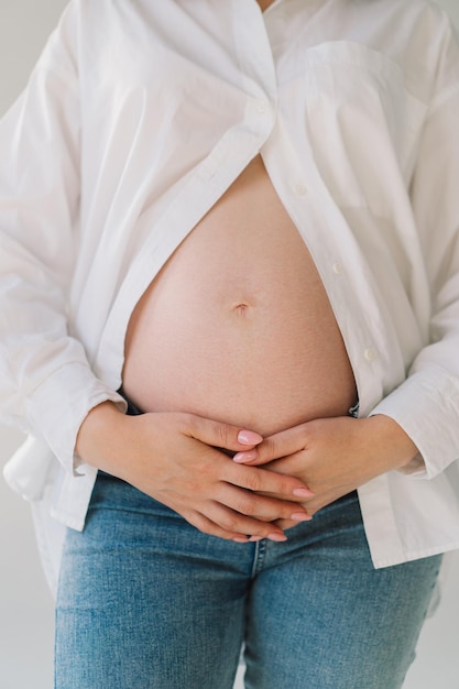 妊娠中の女性の腹部 クローズアップ