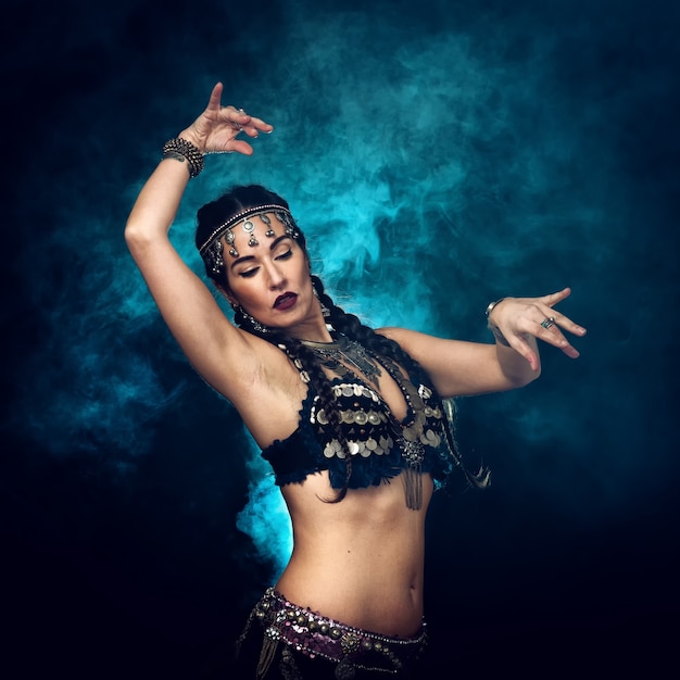 Photo bellydancer tribal