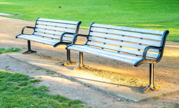 Photo bench in park