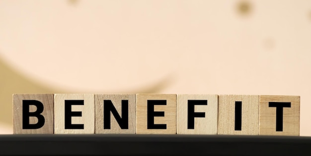 사진 benefits 건물 블록으로 만든 단어