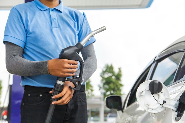 Benzinepomp voor het tanken van auto