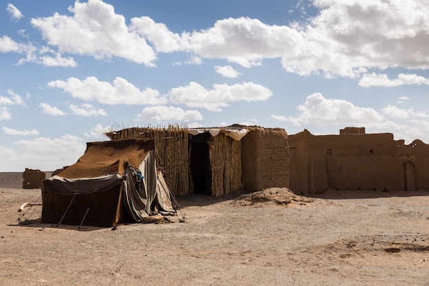 Foto berber huis in de woestijn sahara