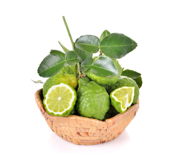 흰 벽에 Bergamot 과일