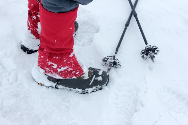 bergbeklimmen in de sneeuw