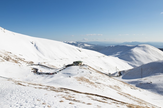 Bergen skigebied in de italiaanse alpen.