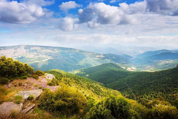 Bergen van de Pyreneeën in de zomer