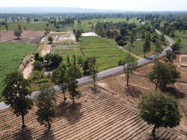 Berglandbouwgrond op het platteland van Thailand, landschapsfotografie, dronefotografie