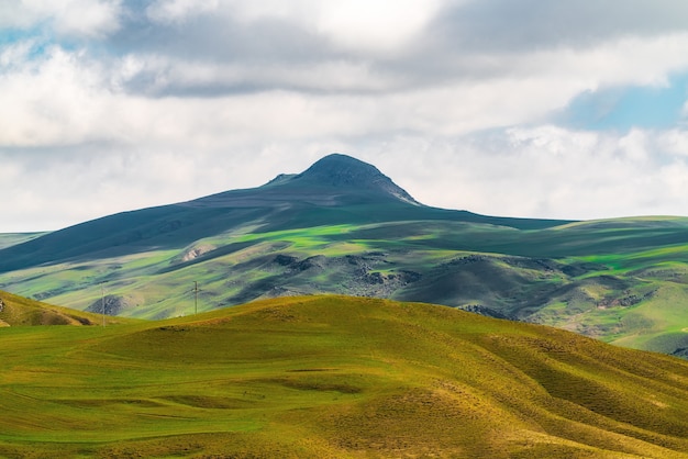 Berglandschap in de lente